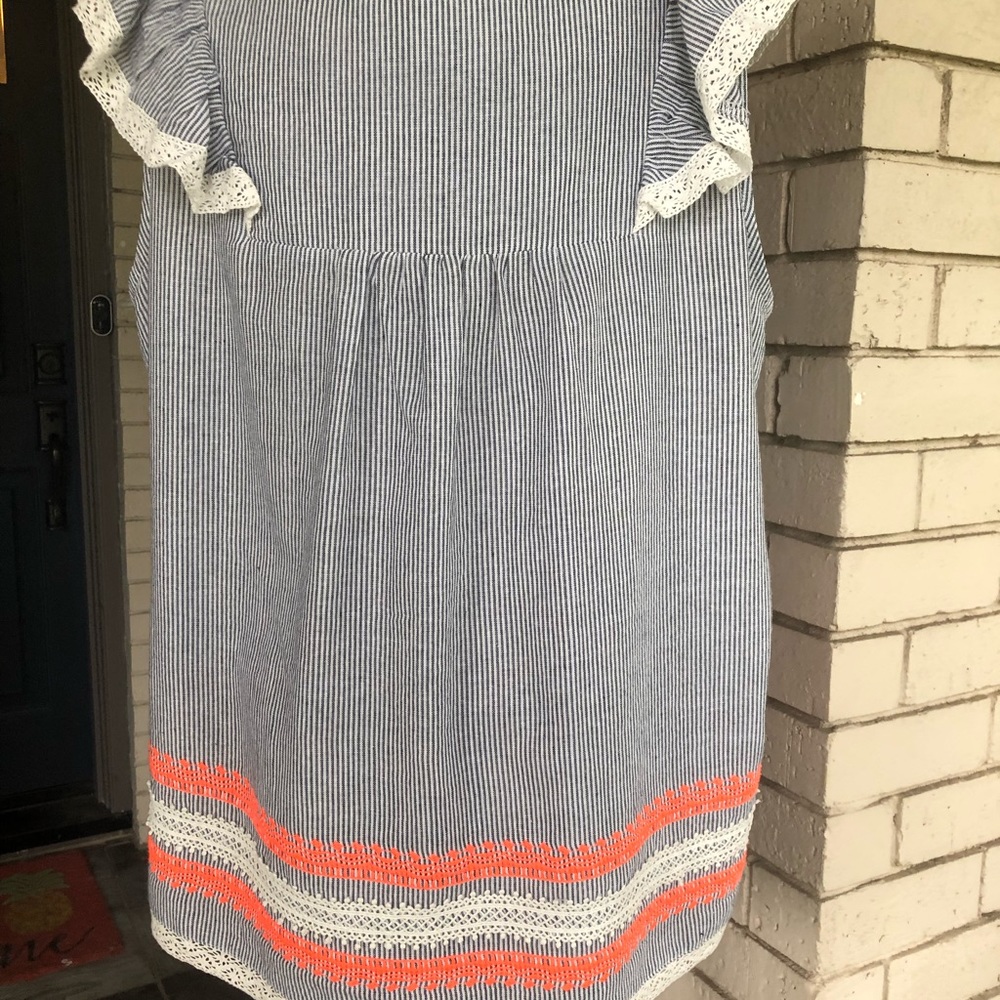 Embroidered Top - Picture 2 of 3